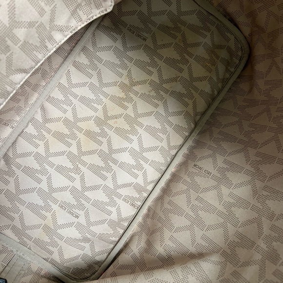 Michael Kors Logo Tote - Picture 12 of 15